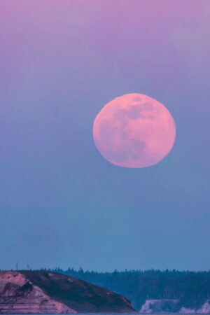 تصویری زیبا از ماه